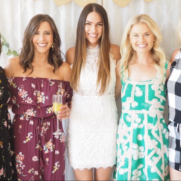 White lace dress, perfect for bridal shower - Picture 4 of 4